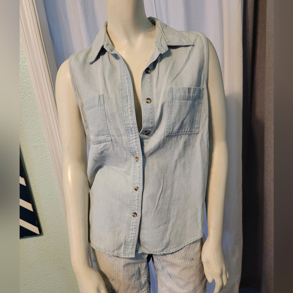 Y2K grunge Cambridge Clothing Sleeveless Button-Up Top Acid Wash Denim Size M